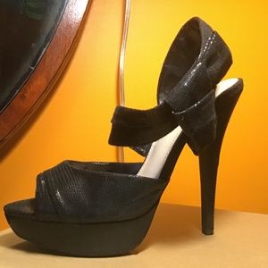 Colin Stuart Black Pumps Snakeskin detail 7.5B